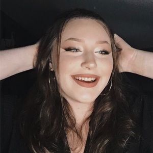 Meet your Posher, Ely